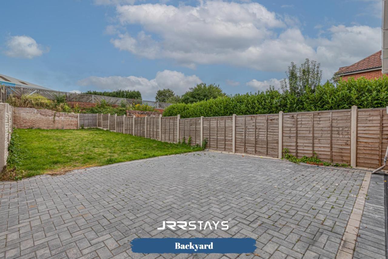 Tipton 3 Bedroom House Garden Sleeps 7 - Jrr Stays Coseley Eksteriør bilde